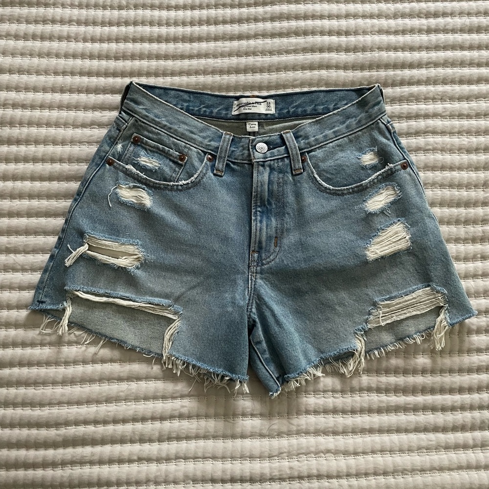 Abercrombie The Boyfriend Short Mid Rise